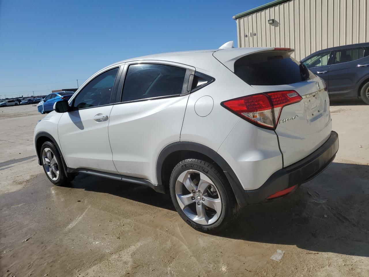 2022 Honda HR-V VIN 3CZRU5H31NM731512 Copart auction photo, front end / rear end damage thumbnail 2