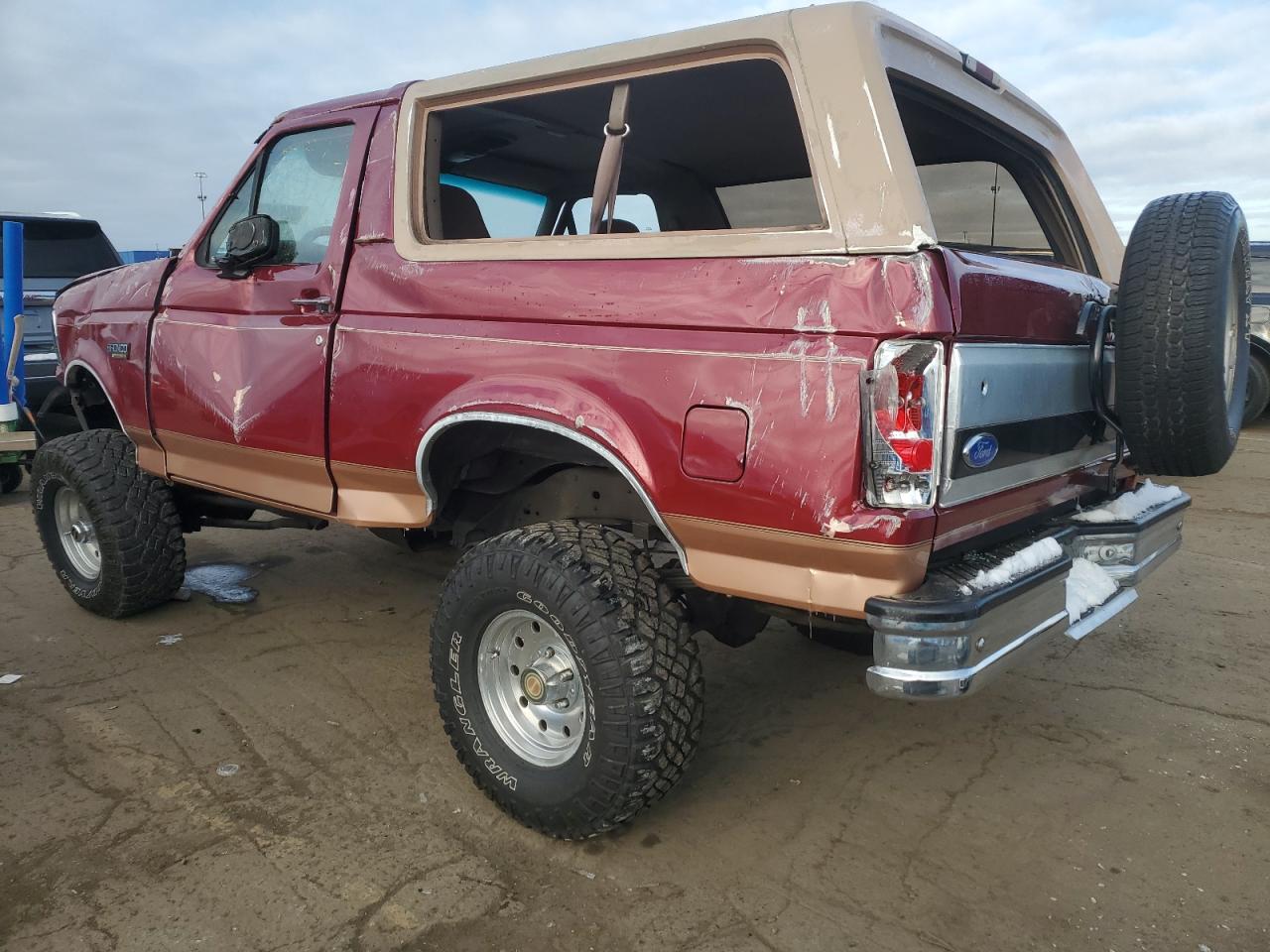 1994 Ford Bronco VIN 1FMEU15H3RLB53350 Copart auction photo, all over / front end damage thumbnail 2