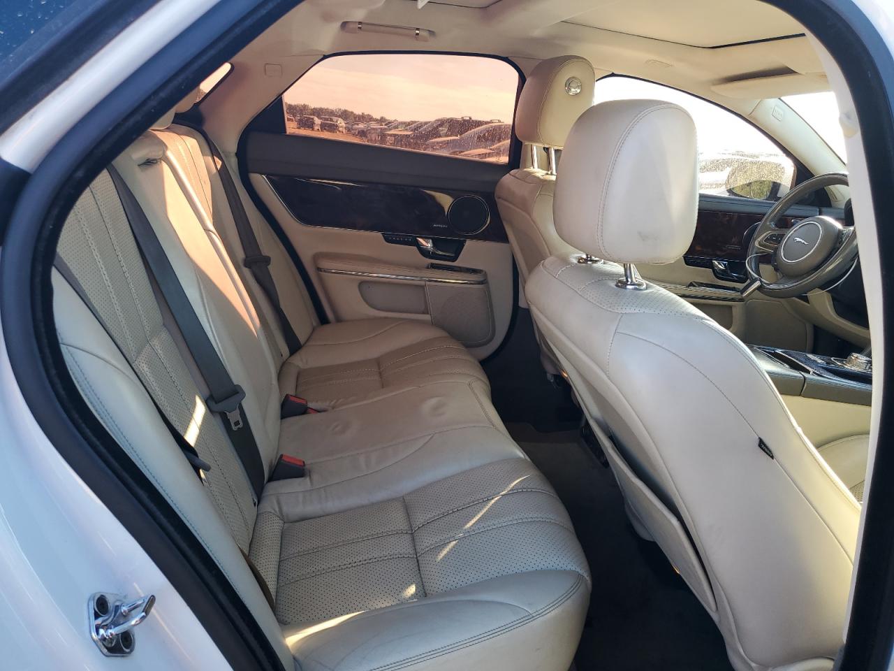 2013 Jaguar XJ VIN SAJWA1C7XD8V42463 Copart auction photo, normal wear damage thumbnail 10