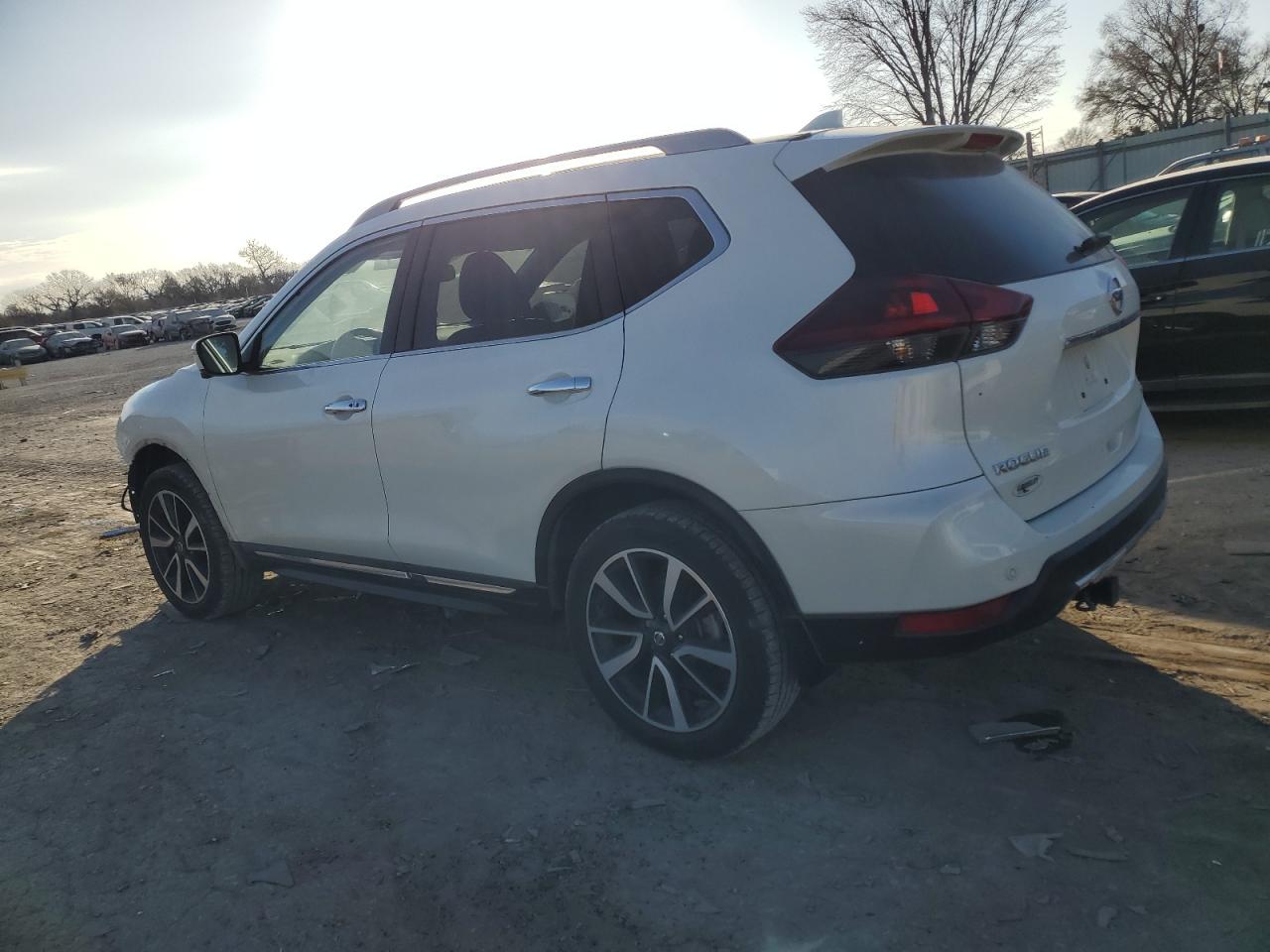 2019 Nissan Rogue VIN 5N1AT2MV9KC756520 Copart auction photo, front end / minor dent/scratches damage thumbnail 2