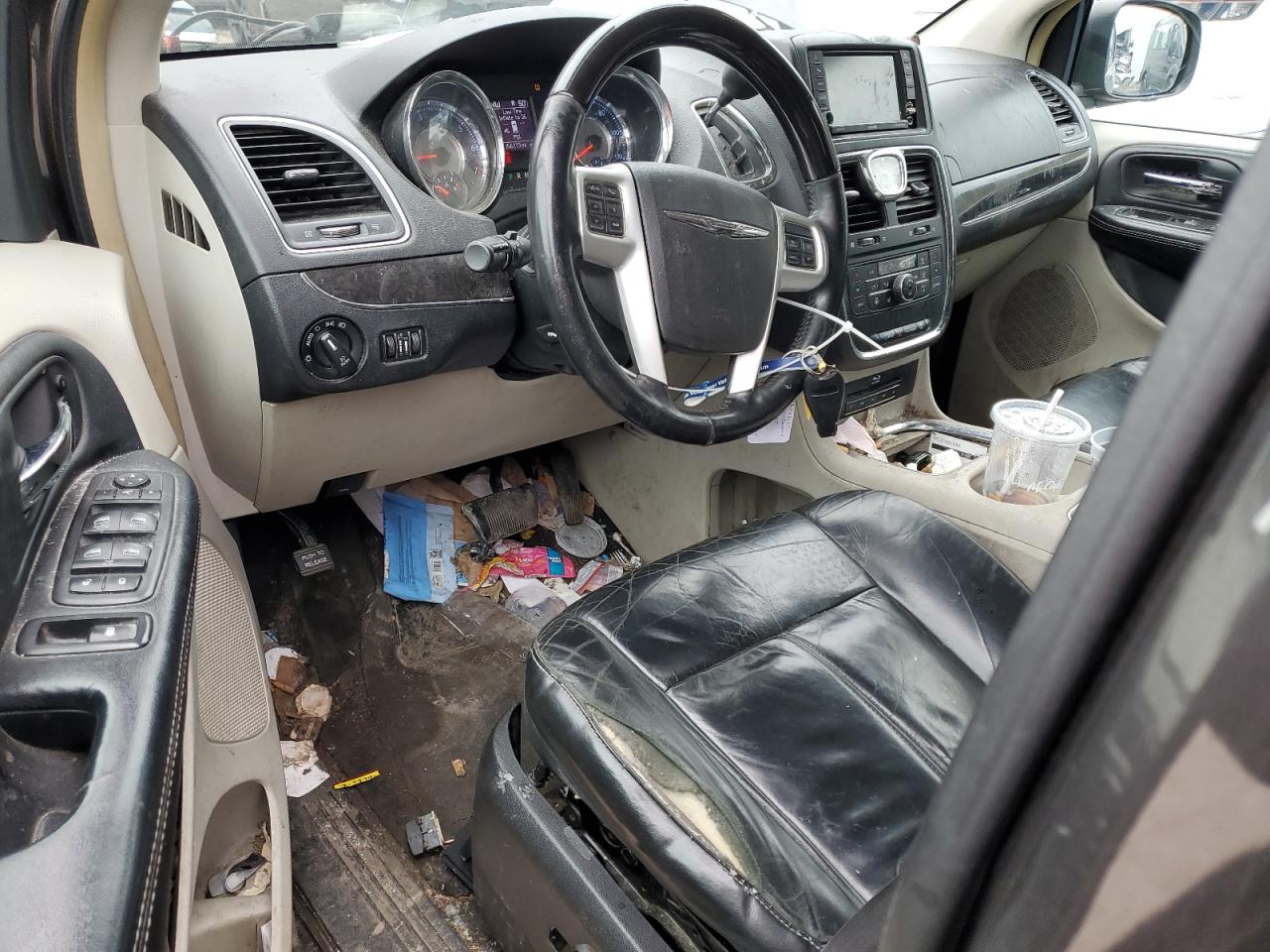 2016 Chrysler Town & Country VIN 2C4RC1GG9GR239750 Copart auction photo, front end damage thumbnail 8