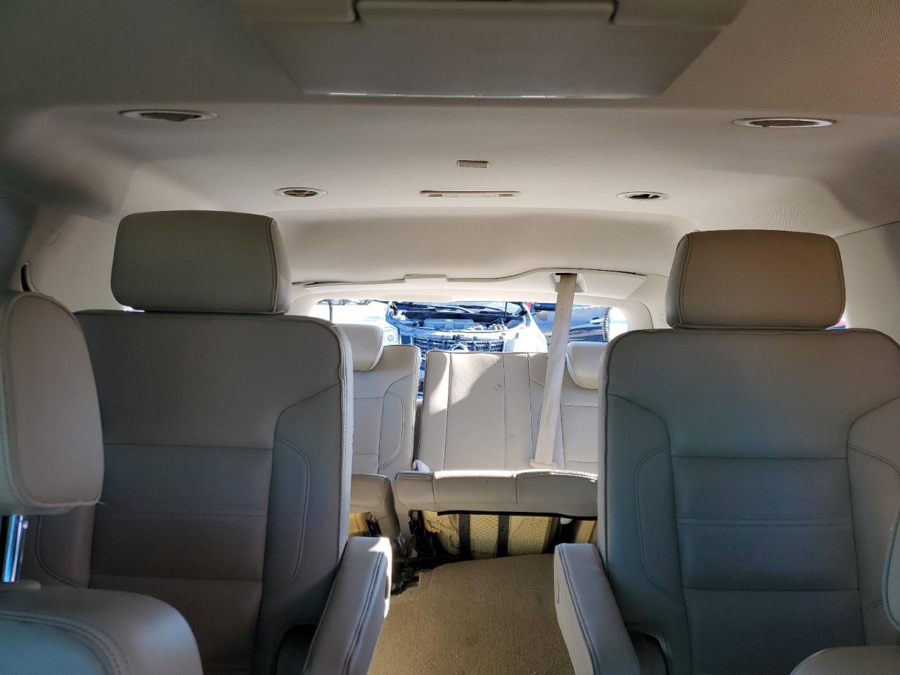 2018 GMC Yukon VIN 1GKS2CKJ4JR372050 Copart auction photo, rear end / minor dent/scratches damage thumbnail 10
