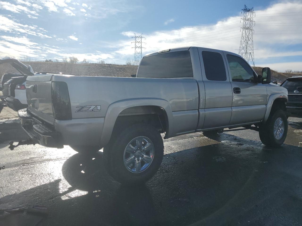 2004 GMC Sierra VIN 1GTEK19TX4E376829 Copart auction photo, front end damage thumbnail 3