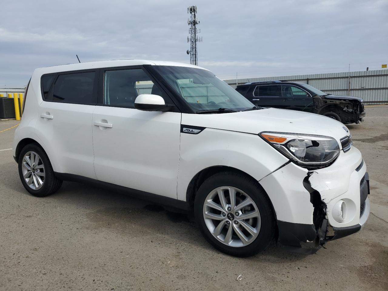 2018 KIA Soul VIN KNDJP3A52J7539367 Copart auction photo, vandalism / front end damage thumbnail 4