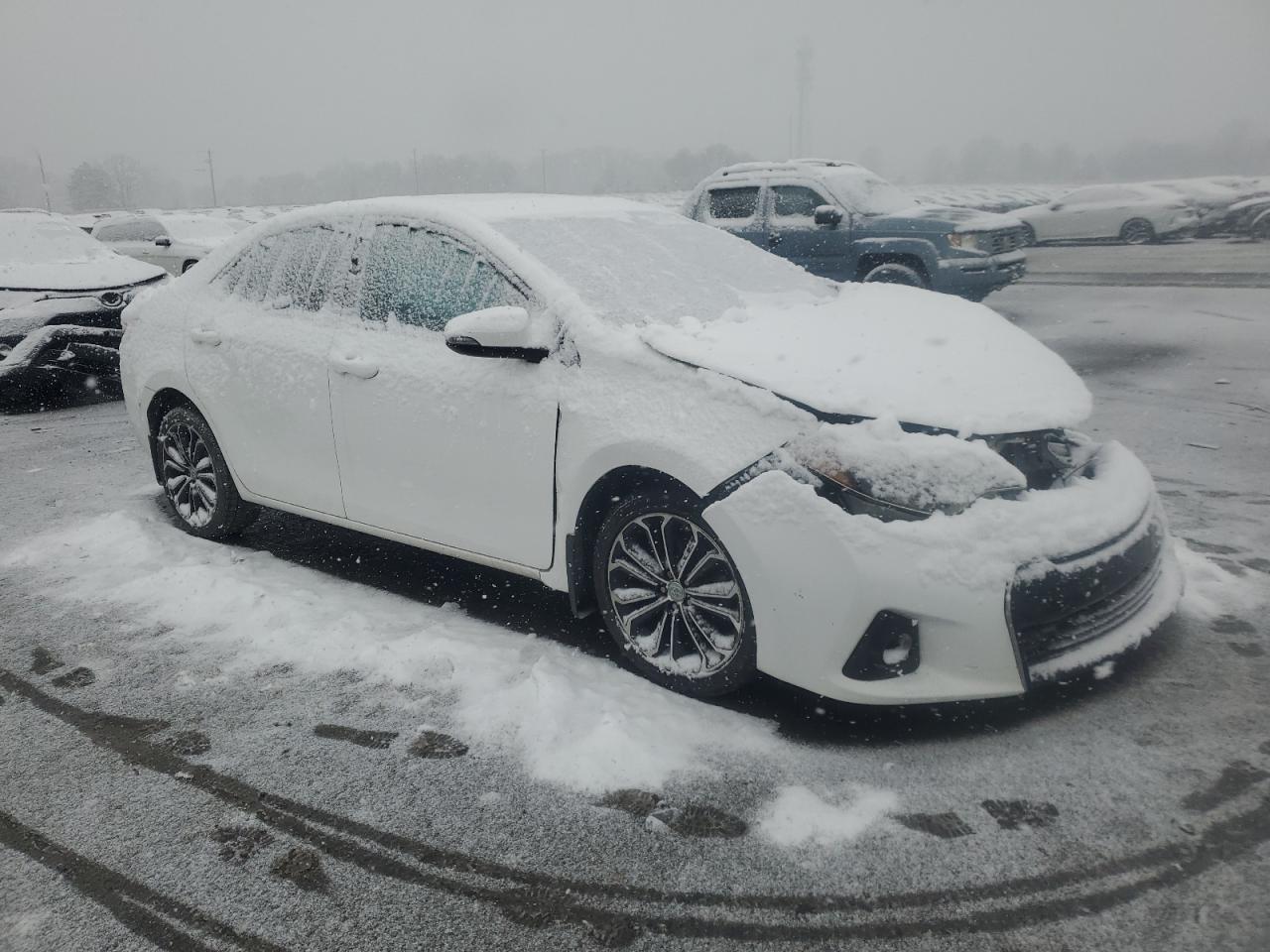 2014 Toyota Corolla VIN 2T1BURHE5EC213623 Copart auction photo, front end / minor dent/scratches damage thumbnail 4