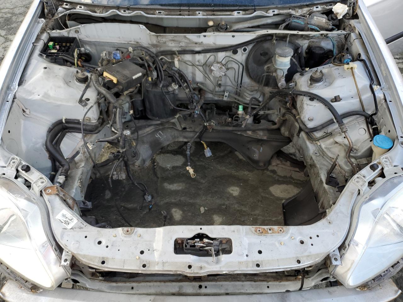 2000 Honda Civic VIN 1HGEJ6226YL055469 Copart auction photo, vandalism / stripped damage thumbnail 11