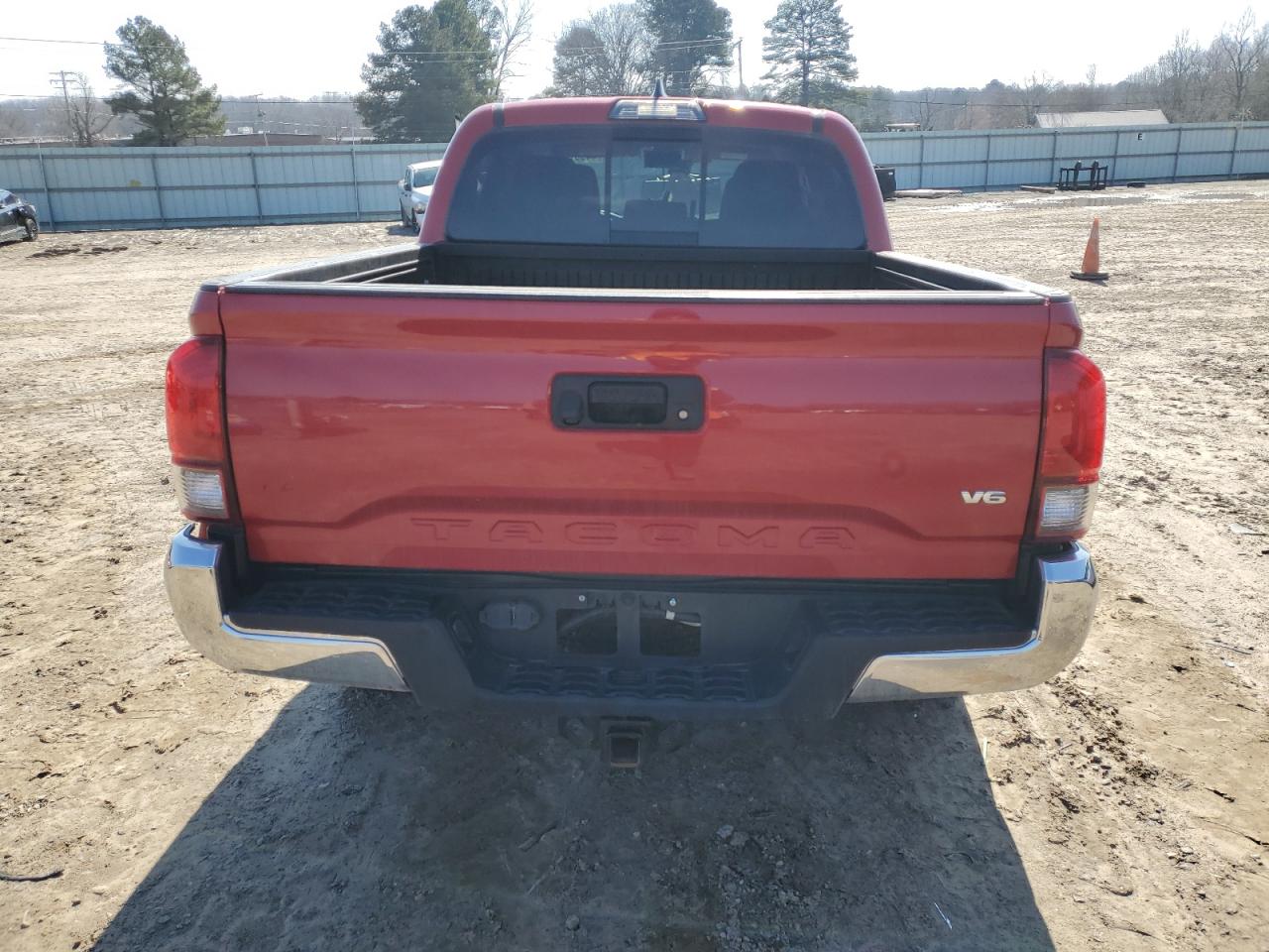 2018 Toyota Tacoma VIN 5TFAZ5CN3JX062208 Copart auction photo, front end / side damage thumbnail 6