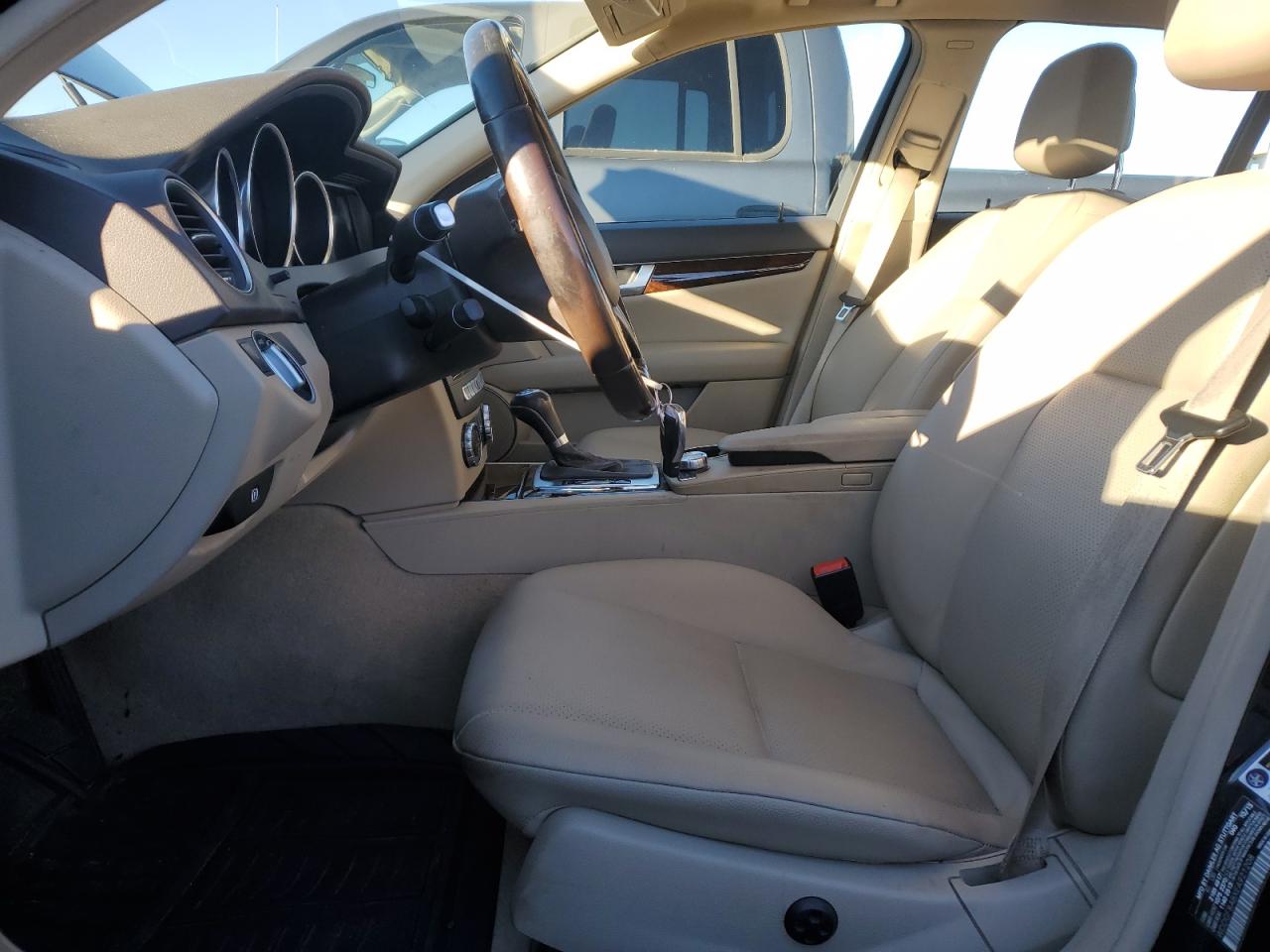 2014 Mercedes-Benz C-klasse VIN WDDGF8ABXEA921208 Copart auction photo, front end damage thumbnail 7