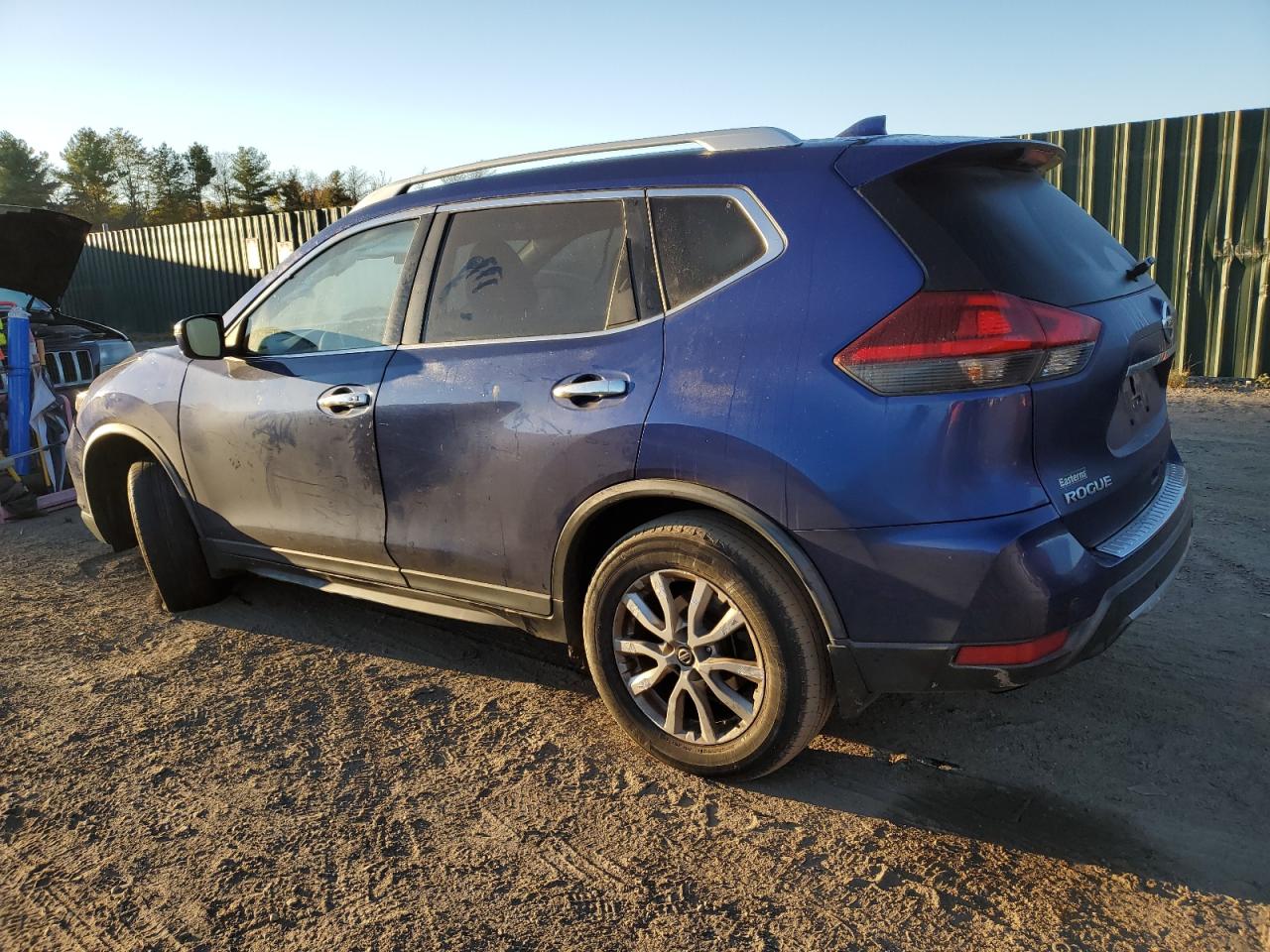 2020 Nissan Rogue VIN KNMAT2MTXLP519614 Copart auction photo, front end / minor dent/scratches damage thumbnail 2