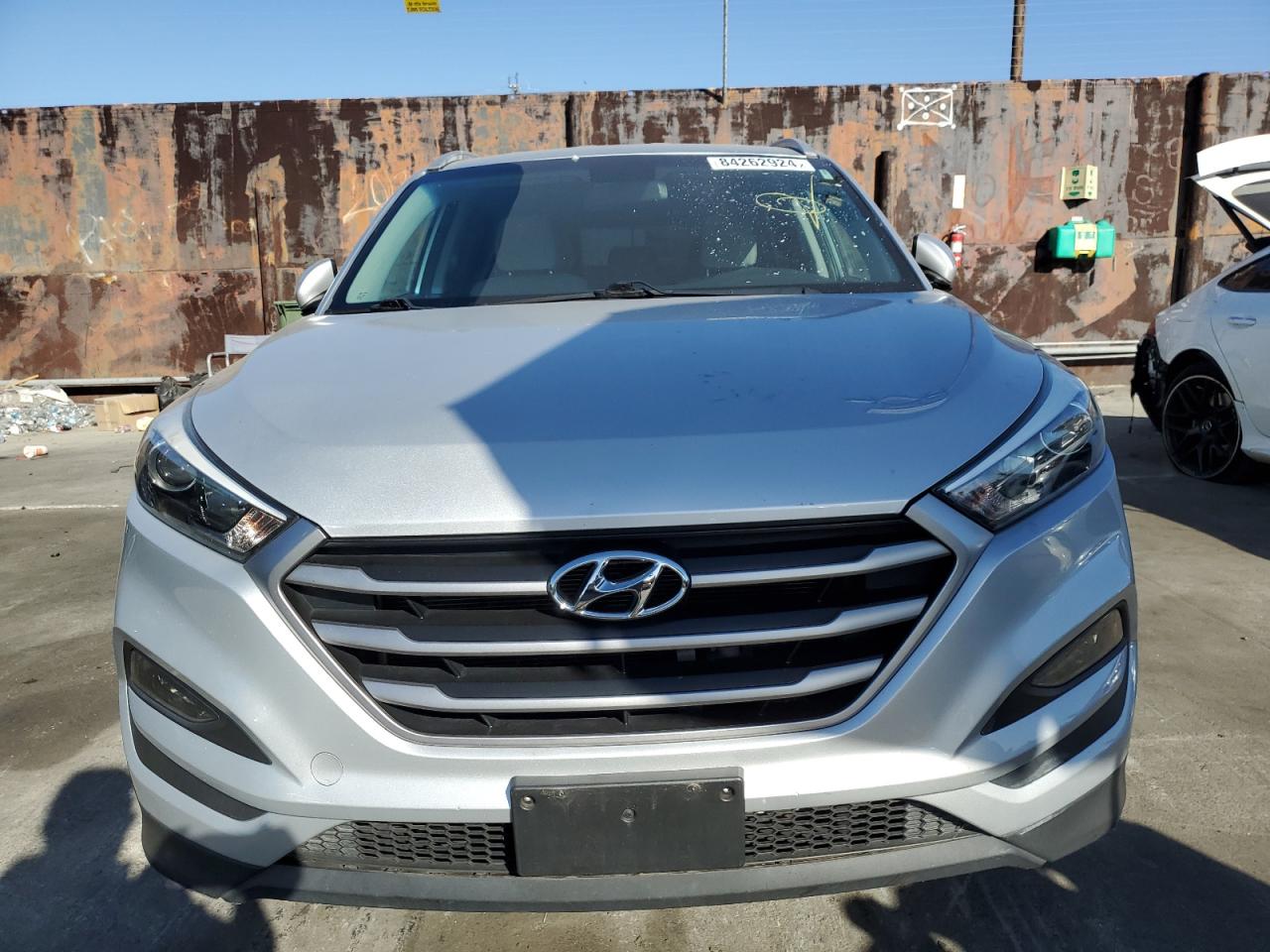 2018 Hyundai Tucson VIN KM8J33A43JU803843 Copart auction photo, stripped / vandalism damage thumbnail 6