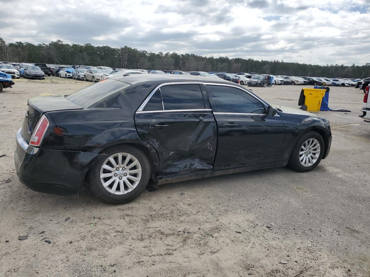 2014 Chrysler 300 VIN 2C3CCAAG7EH135893 Copart auction photo, side damage thumbnail 3