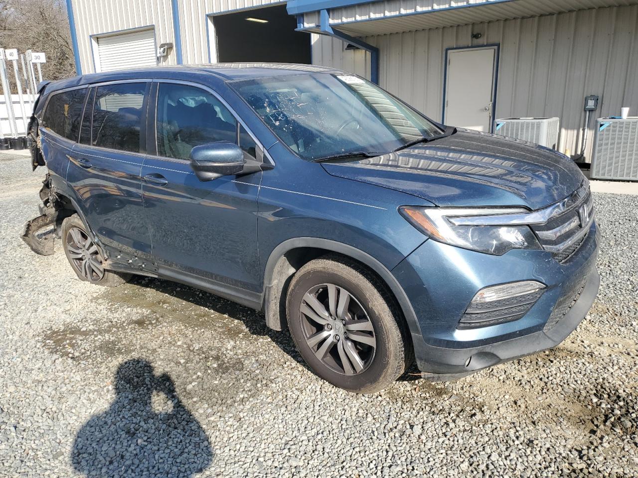 2018 Honda Pilot VIN 5FNYF5H50JB008391 Copart auction photo, all over damage thumbnail 4
