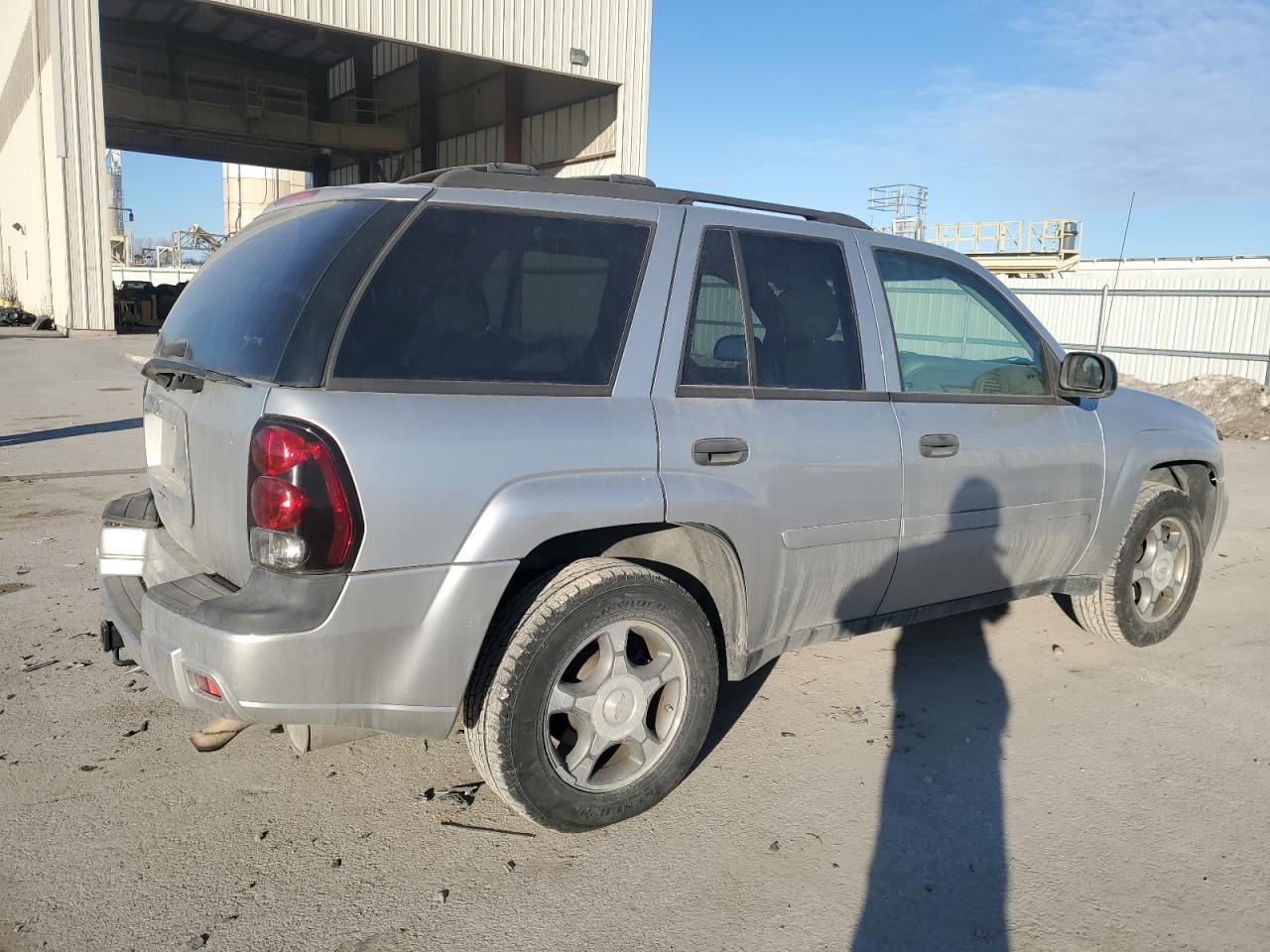 2008 Chevrolet TrailBlazer VIN 1GNDT13S682140024 Copart auction photo, rear end damage thumbnail 3