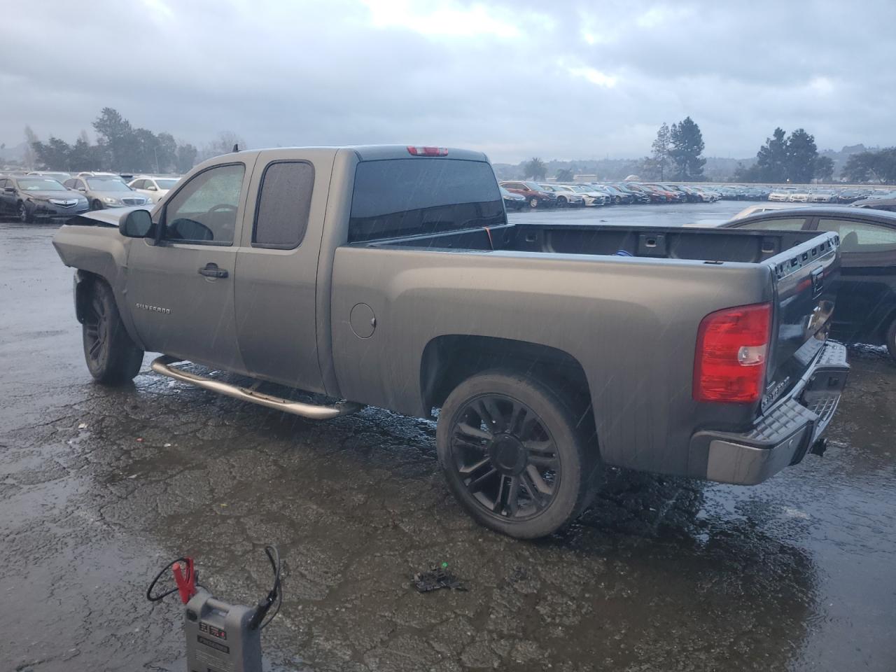 2011 Chevrolet Silverado VIN 1GCRCSE0XBZ105419 Copart auction photo, front end damage thumbnail 2