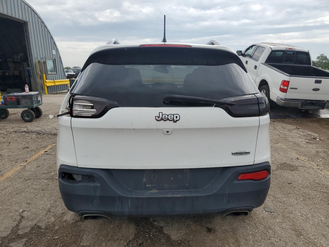 2015 Jeep Grand Cherokee VIN 1C4PJLCS8FW643034 Copart auction photo, front end / side damage thumbnail 6