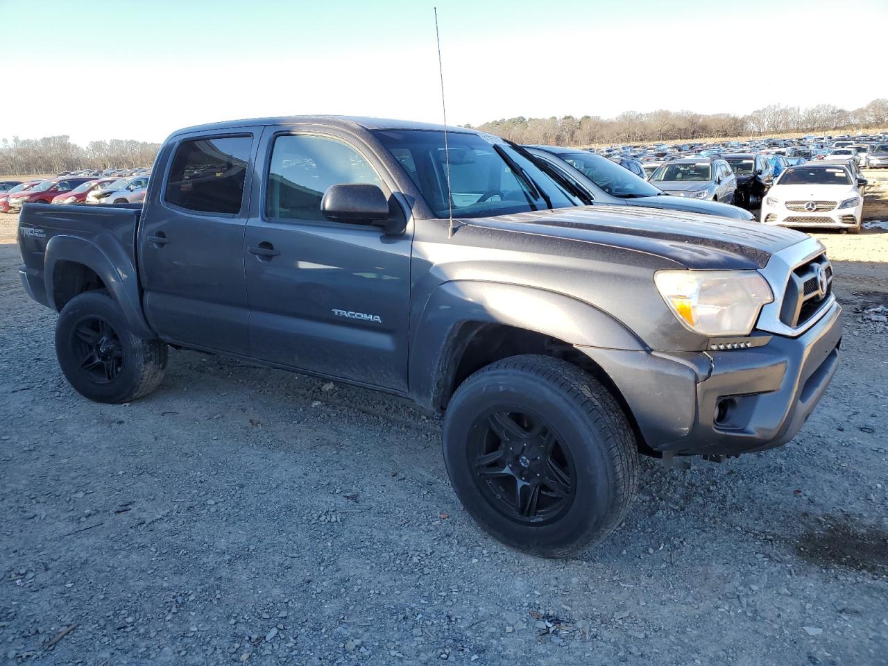 2013 Toyota Tacoma VIN 3TMJU4GN6DM140235 Copart auction photo, rear end damage thumbnail 4