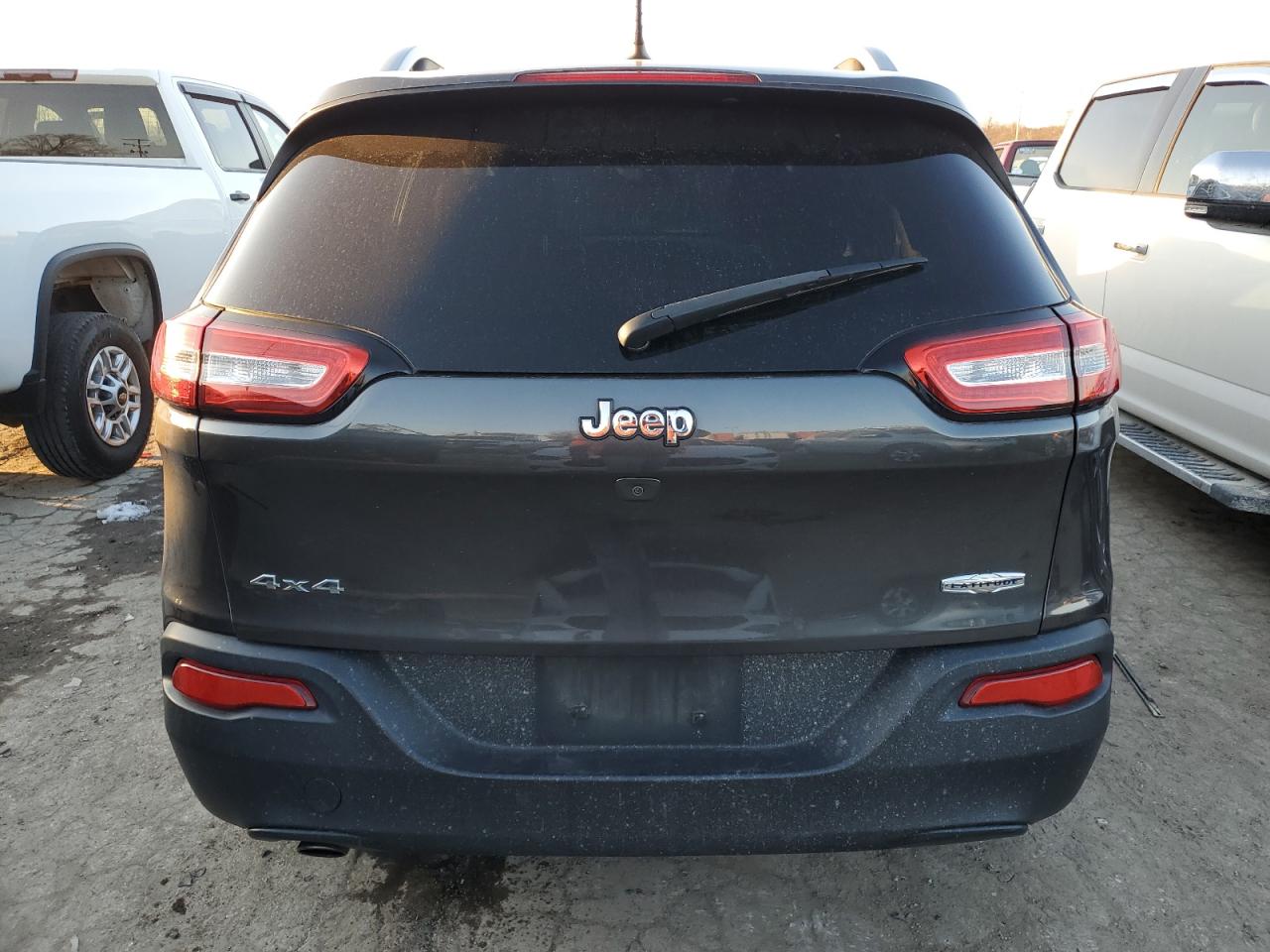2015 Jeep Grand Cherokee VIN 1C4PJMCB2FW764115 Copart auction photo, side damage thumbnail 6