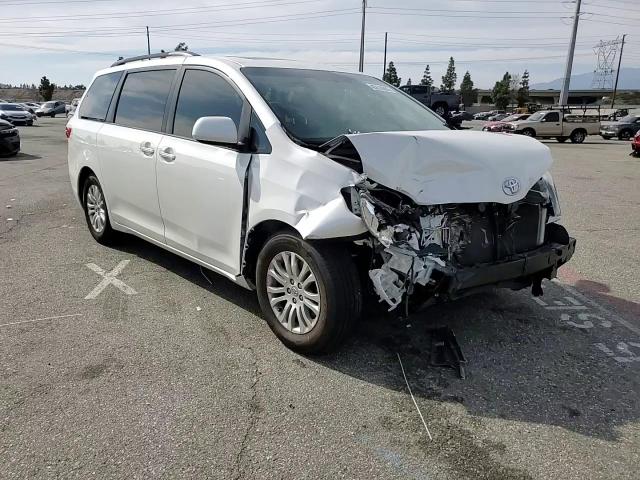 2017 Toyota Sienna VIN 5TDYZ3DC8HS888634 Copart auction photo, front end damage thumbnail 11