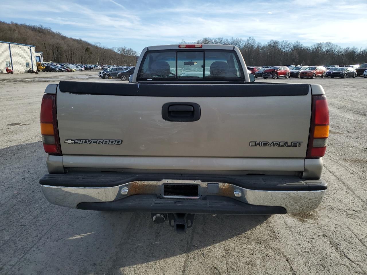 2000 Chevrolet Silverado VIN 1GCGC24U9YZ270608 Copart auction photo, minor dent/scratches damage thumbnail 6