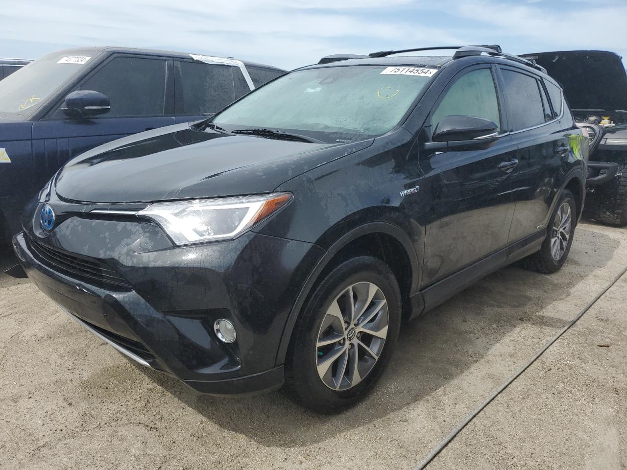 2018 Toyota RAV 4 VIN JTMRJREV8JD186040