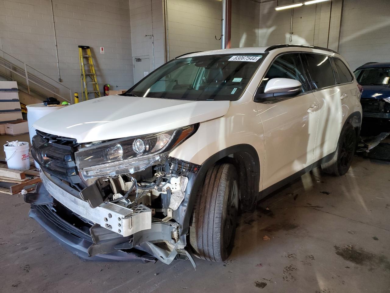 2019 Toyota Highlander VIN 5TDJZRFH7KS564286