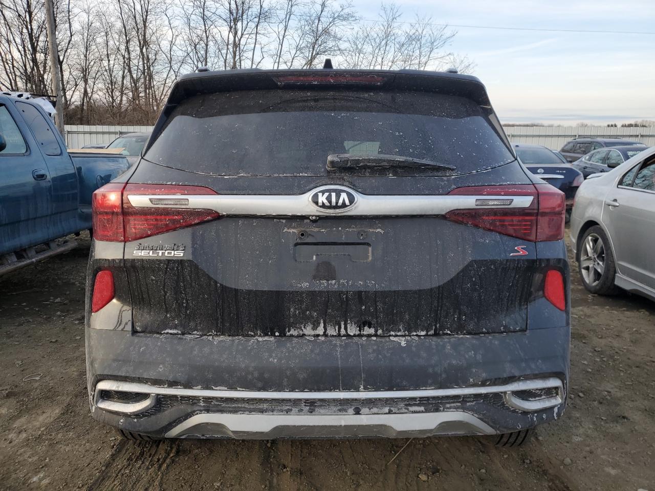 2021 KIA Seltos VIN KNDEUCAA1M7040006 Copart auction photo, side / front end damage thumbnail 6