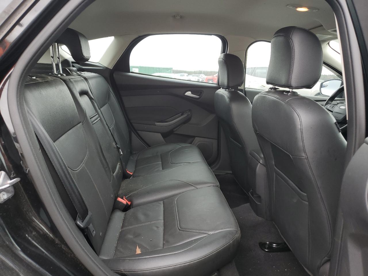 2015 Ford Focus VIN 1FADP3K27FL218351 Copart auction photo, rear end / minor dent/scratches damage thumbnail 11
