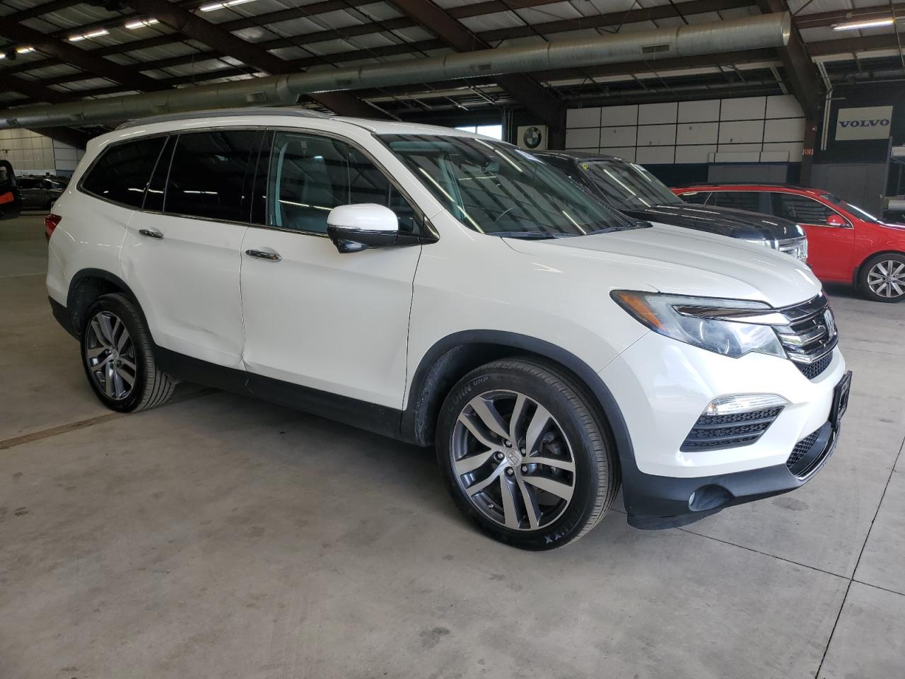 2017 Honda Pilot VIN 5FNYF6H9XHB085904 Copart auction photo, side / minor dent/scratches damage thumbnail 4