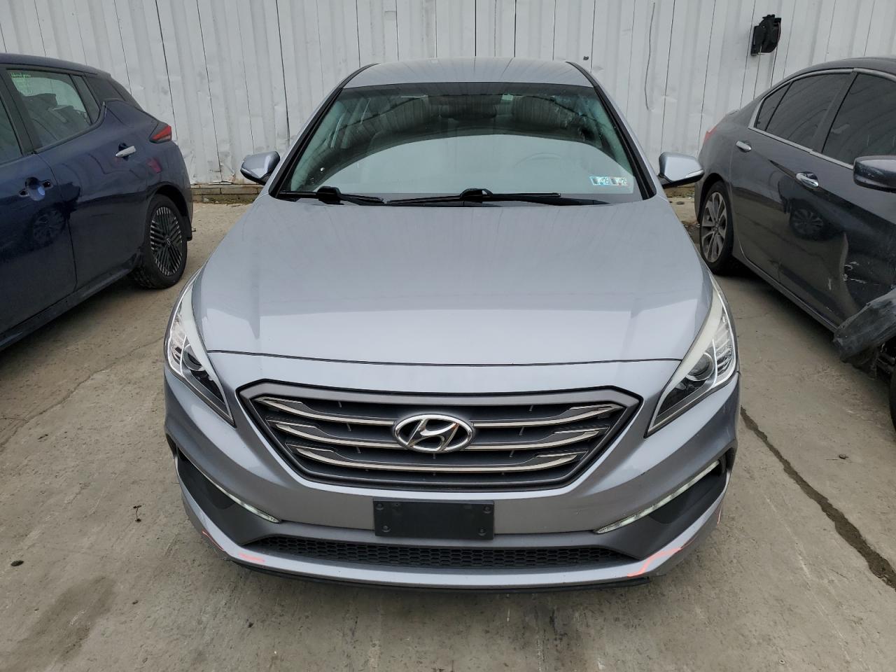 2016 Hyundai Sonata VIN 5NPE34AF7GH283565 Copart auction photo, rear end damage thumbnail 5