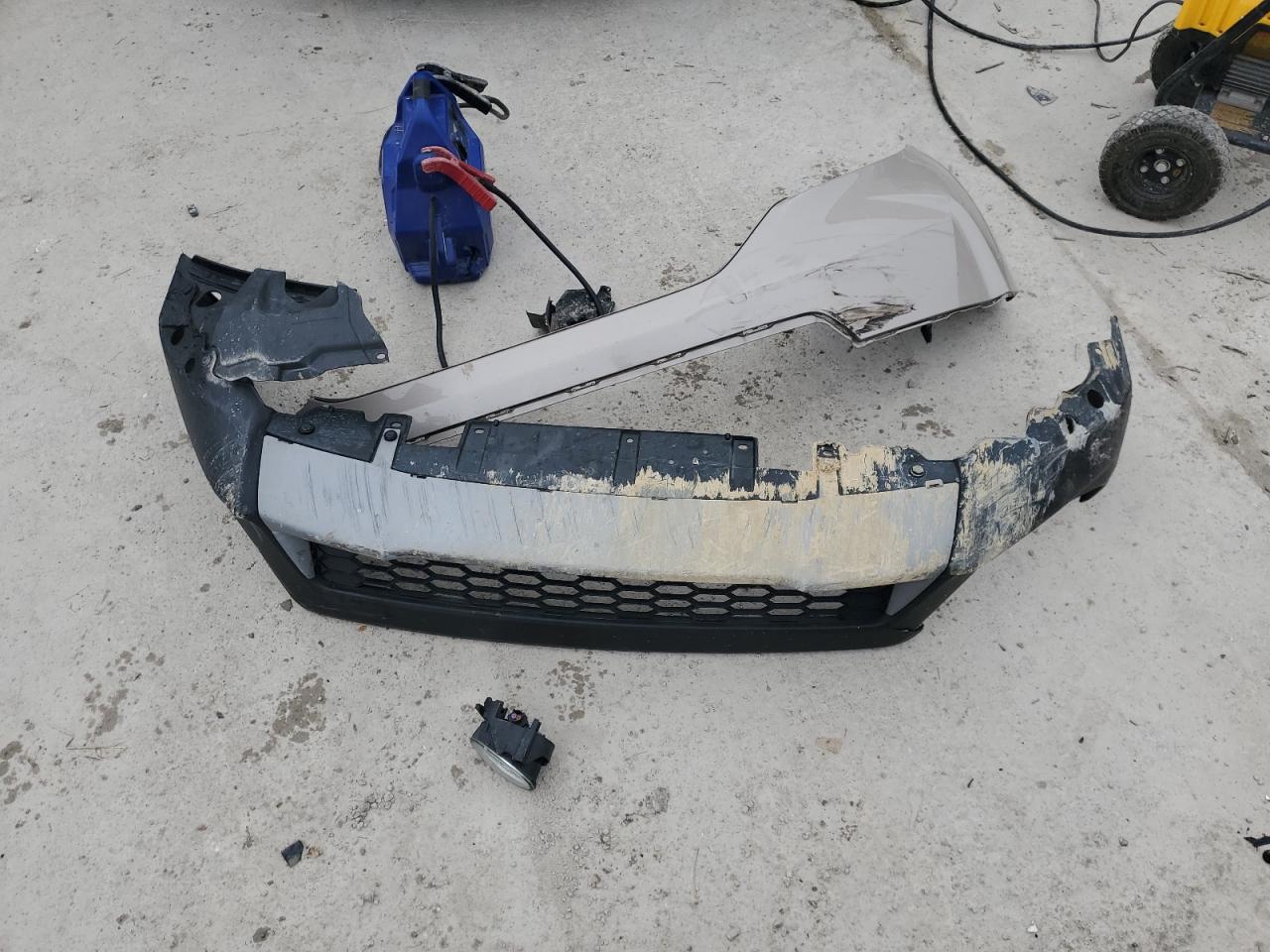 2018 Honda CR-V VIN 2HKRW2H81JH670575 Copart auction photo, front end / side damage thumbnail 13