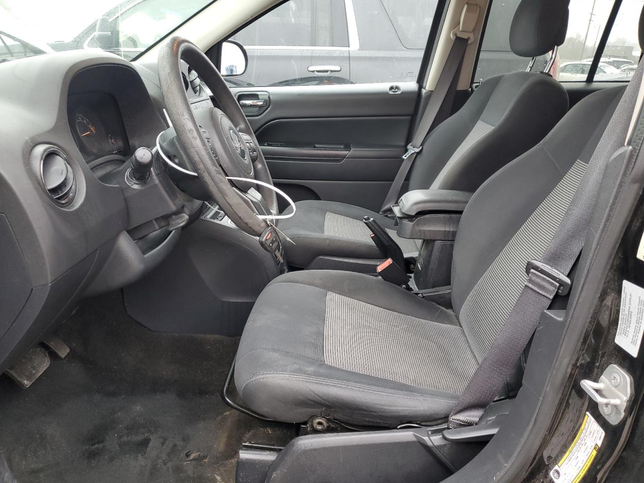 2016 Jeep Compass VIN 1C4NJDBB4GD657170 Copart auction photo, front end / side damage thumbnail 7