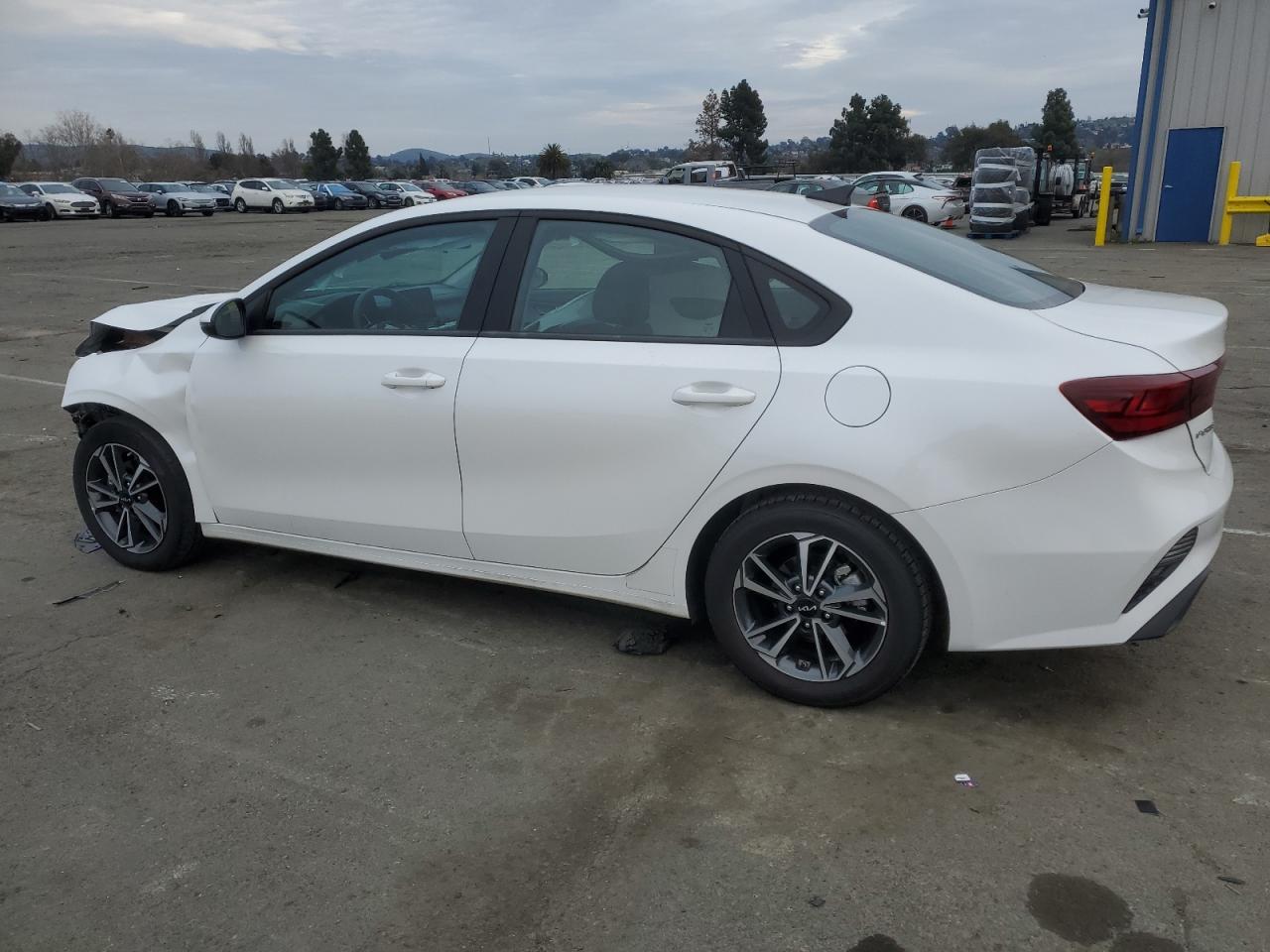 2023 KIA Forte VIN 3KPF24AD0PE548546 Copart auction photo, front end damage thumbnail 2