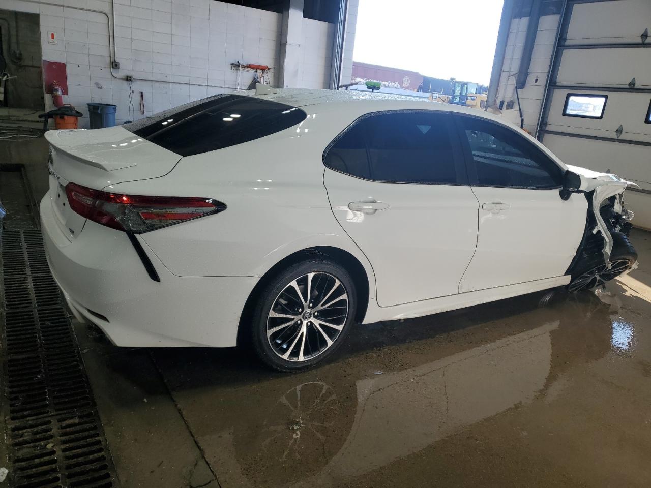 2019 Toyota Camry VIN 4T1B11HK5KU261861 Copart auction photo, all over / undercarriage damage thumbnail 3