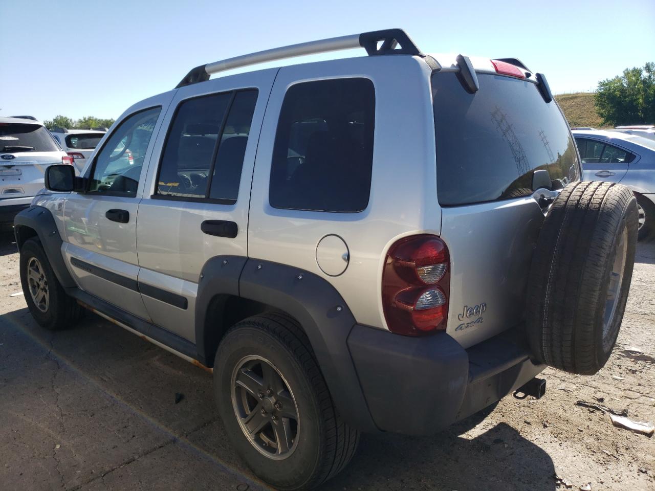 2005 Jeep Liberty (North America) VIN 1J4GL38K15W566387 Copart auction photo, side / undercarriage damage thumbnail 2