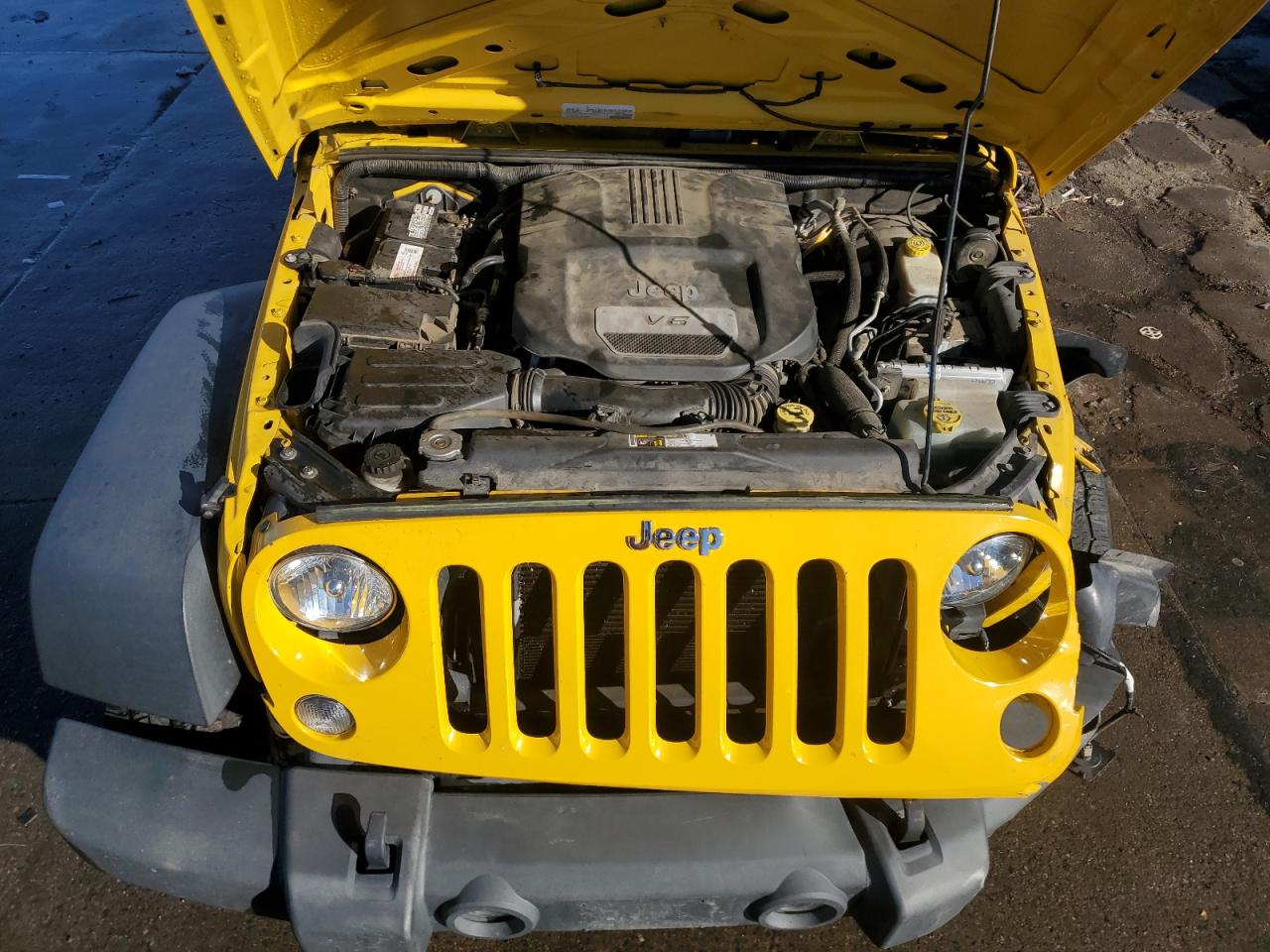 2015 Jeep Wrangler VIN 1C4BJWDG3FL663179 Copart auction photo, front end damage thumbnail 12