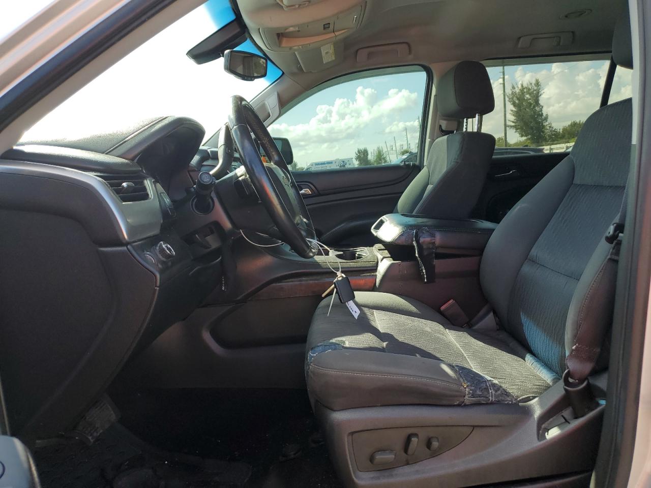 2015 Chevrolet Suburban VIN 1GNSCHKC0FR142513 Copart auction photo, all over / undercarriage damage thumbnail 7