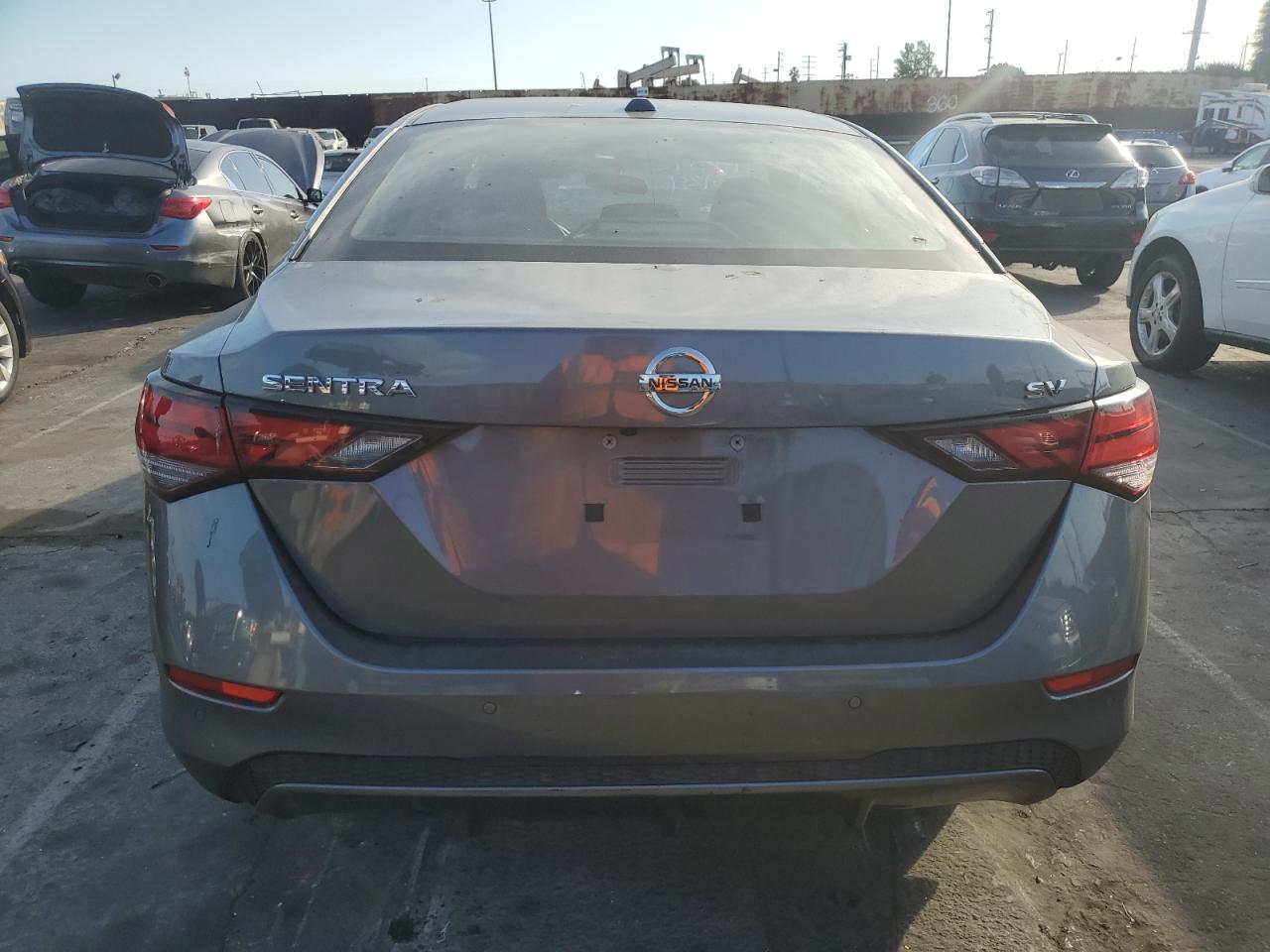 2020 Nissan Sentra VIN 3N1AB8CV2LY305162 Copart auction photo, front end / minor dent/scratches damage thumbnail 6