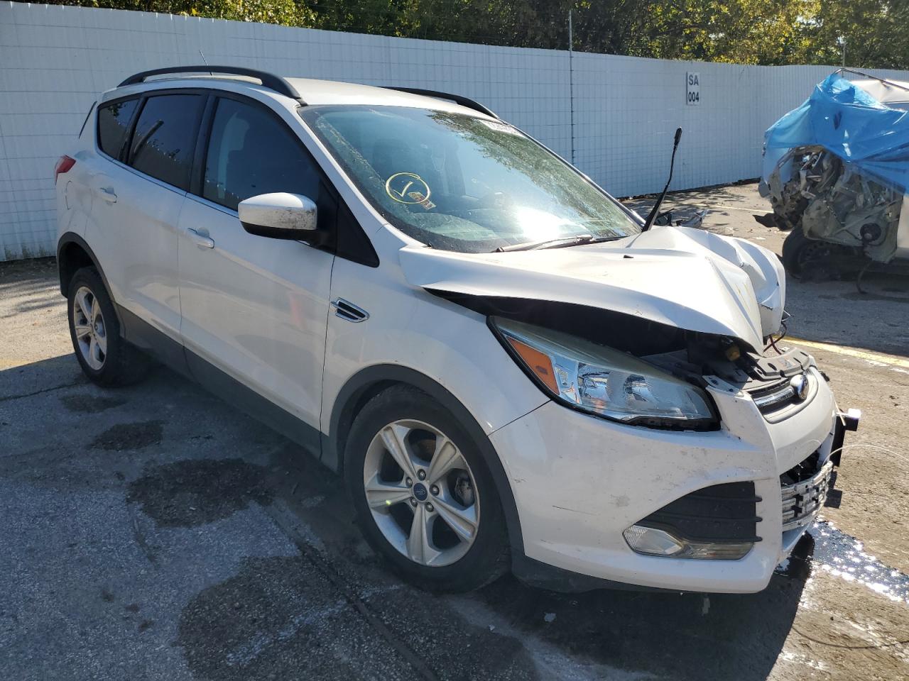 2015 Ford Escape VIN 1FMCU0GX2FUC81669 Copart auction photo, front end damage thumbnail 4