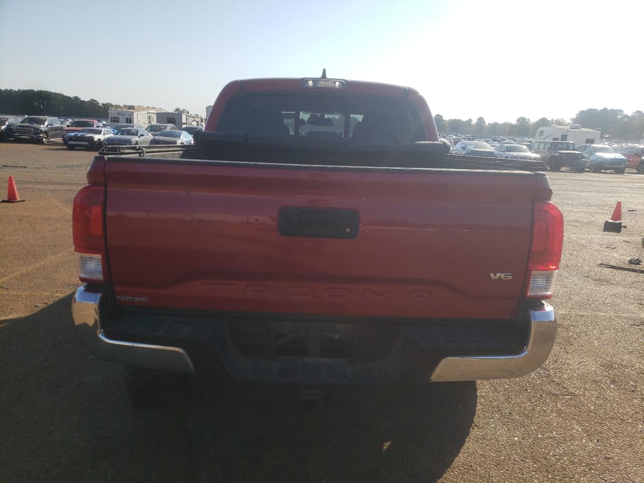 2017 Toyota Tacoma VIN 5TFAZ5CN6HX030329 Copart auction photo, side / rear end damage thumbnail 6