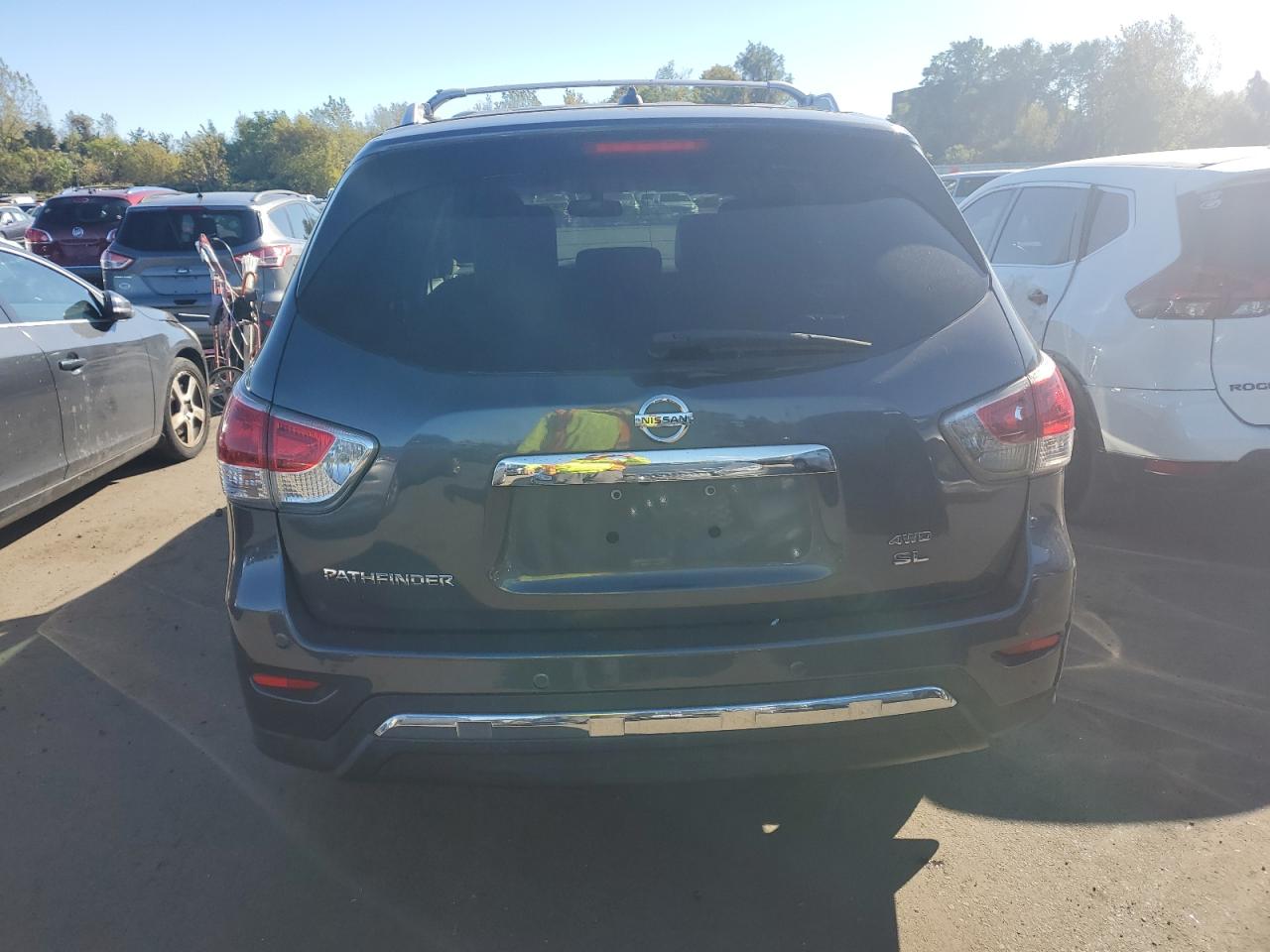 2013 Nissan Pathfinder VIN 5N1AR2MM0DC628515 Copart auction photo, undercarriage / minor dent/scratches damage thumbnail 6