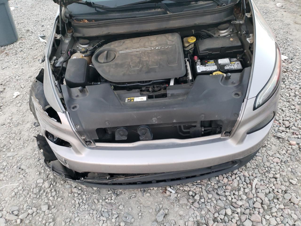 2015 Jeep Grand Cherokee VIN 1C4PJLCS6FW791179 Copart auction photo, front end / side damage thumbnail 12