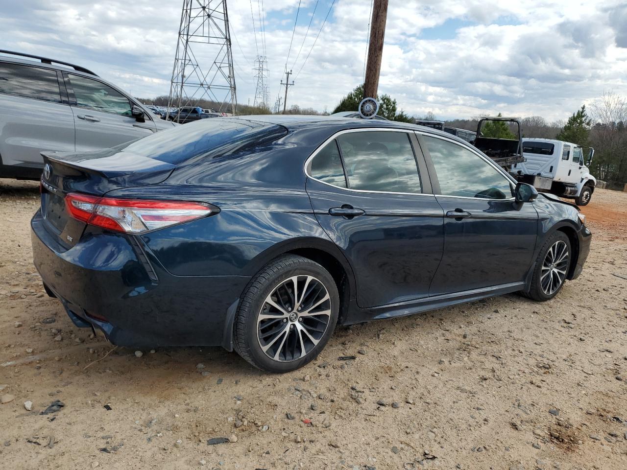 2018 Toyota Camry VIN 4T1B11HK0JU626316 Copart auction photo, front end damage thumbnail 3