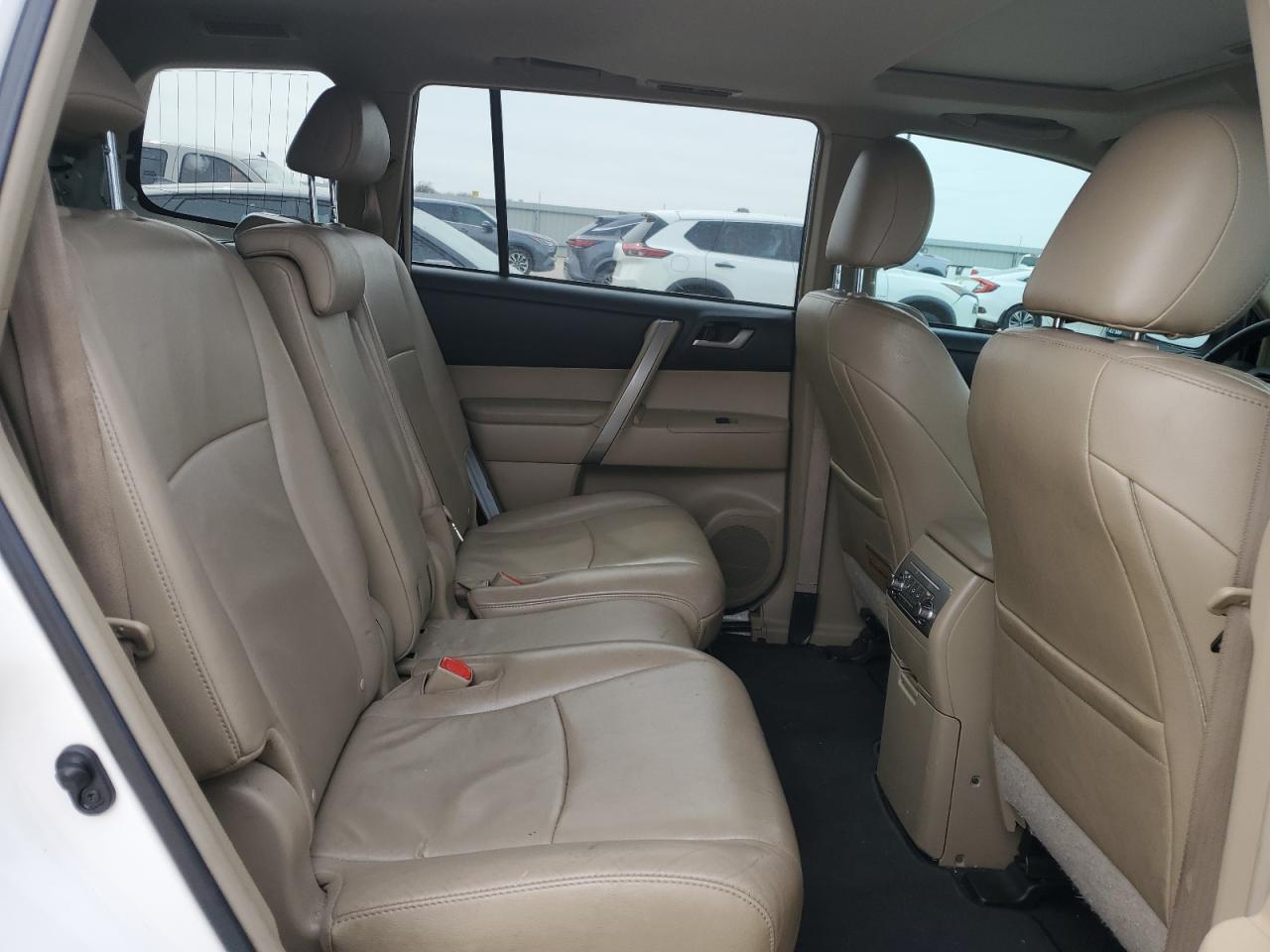 2013 Toyota Highlander VIN 5TDZK3EH7DS118003 Copart auction photo, rear end / hail damage thumbnail 11