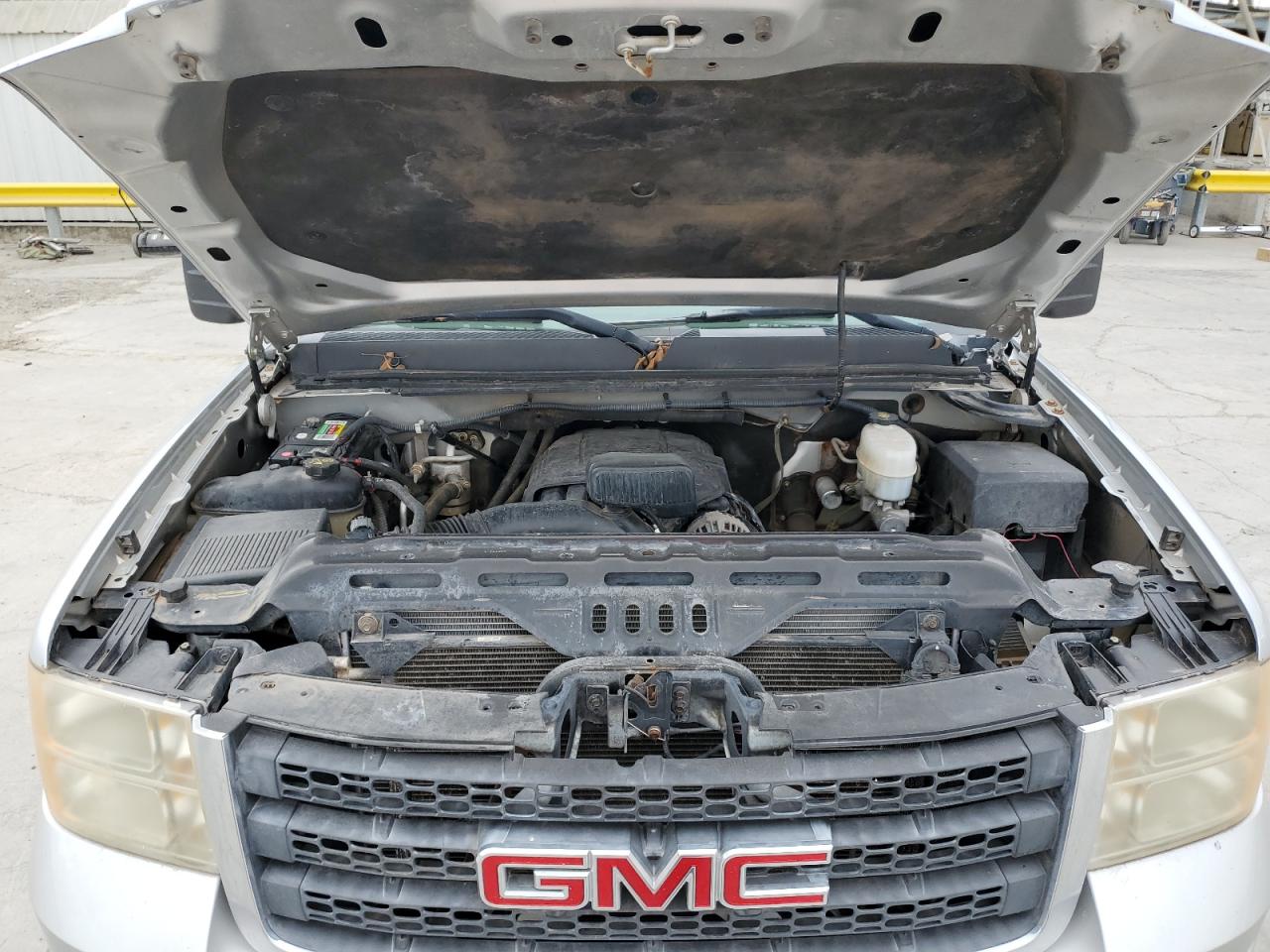 2011 GMC Sierra VIN 1GT121CG1BF101321 Copart auction photo, rear end damage thumbnail 11