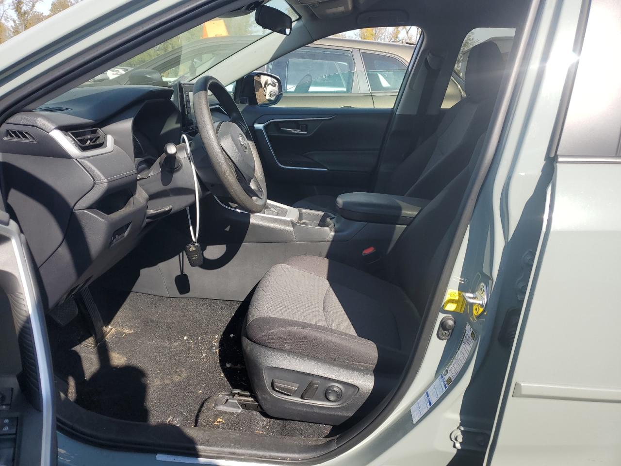 2020 Toyota RAV 4 VIN 2T3P1RFV6LW136359 Copart auction photo, front end / minor dent/scratches damage thumbnail 7