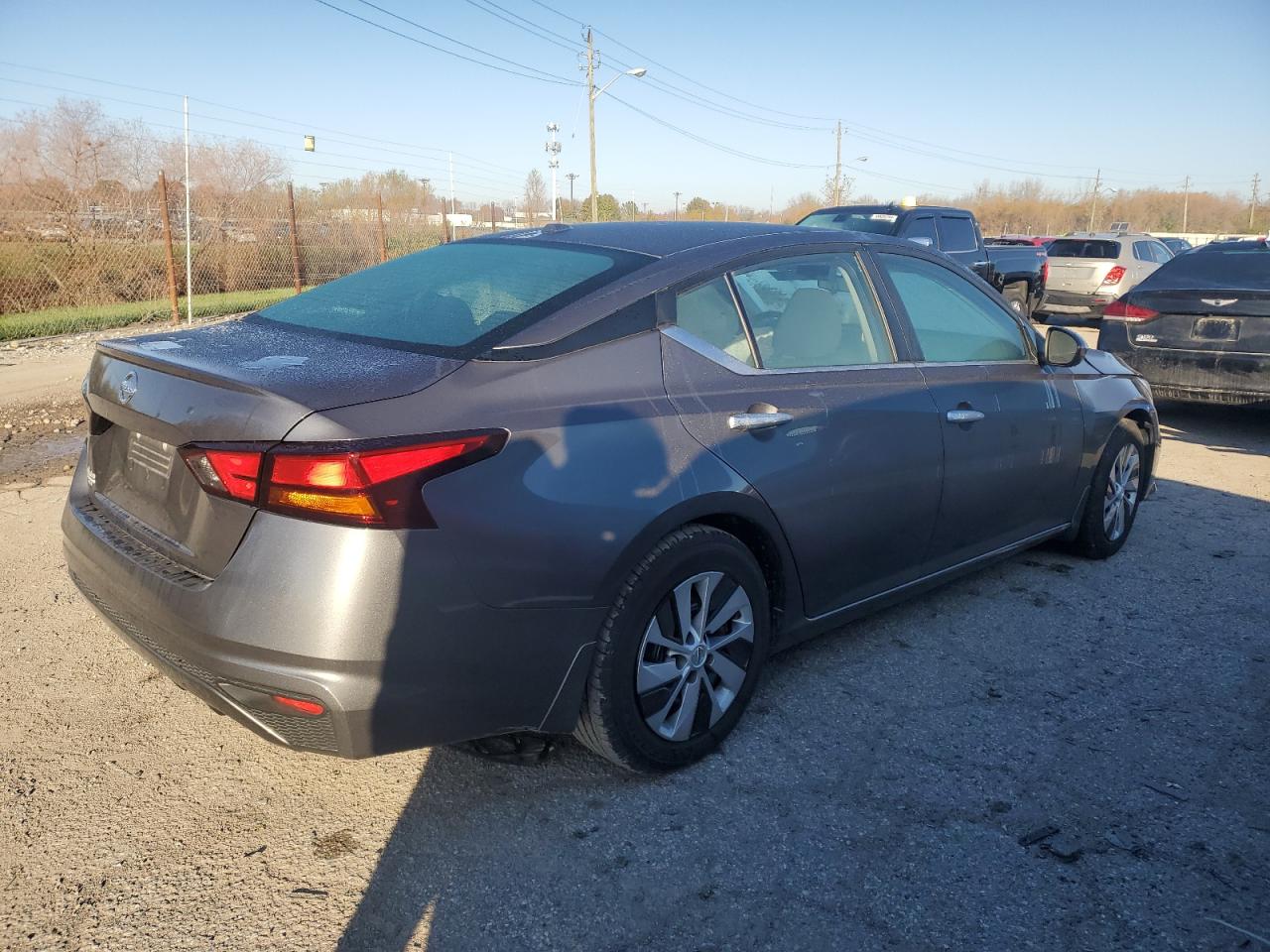 2020 Nissan Altima VIN 1N4BL4BV5LN322257 Copart auction photo, front end / minor dent/scratches damage thumbnail 3