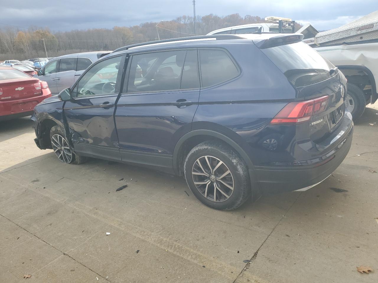 2021 Volkswagen Tiguan VIN 3VV0B7AX2MM117372 Copart auction photo, front end / side damage thumbnail 2