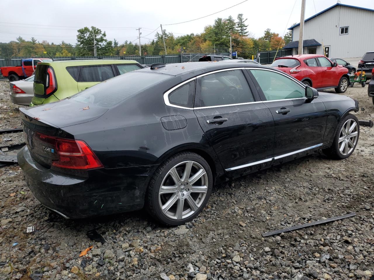 2017 Volvo S90 VIN YV1A22ML9H1004885 Copart auction photo, front end / side damage thumbnail 3