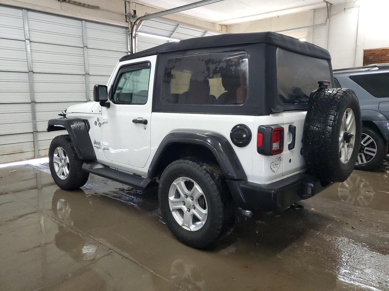 2018 Jeep Wrangler VIN 1C4GJXAN3JW220732 Copart auction photo, front end / minor dent/scratches damage thumbnail 2