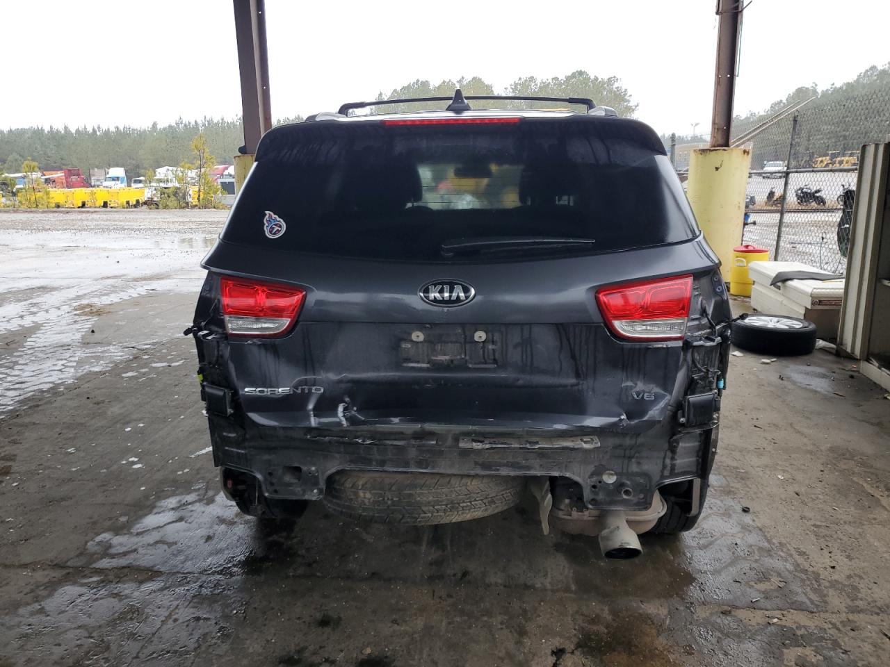 2017 KIA Sorento VIN 5XYPGDA57HG242186 Copart auction photo, all over damage thumbnail 6